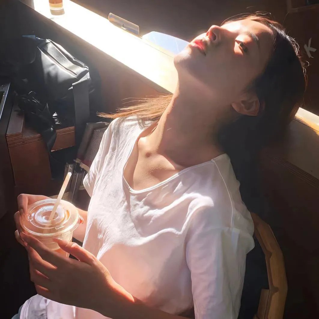 灰色彩虹